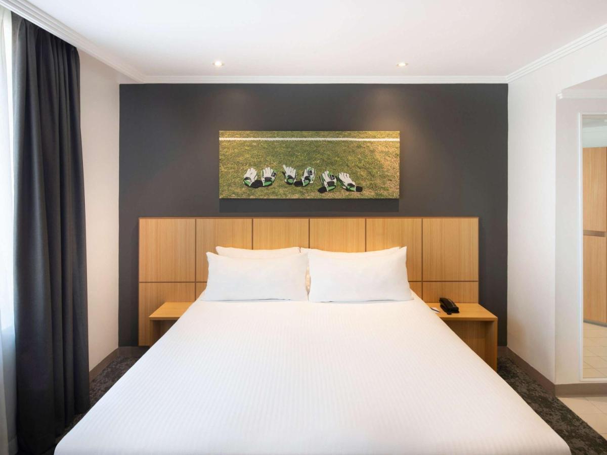 Mercure Sydney Bankstown Exteriör bild