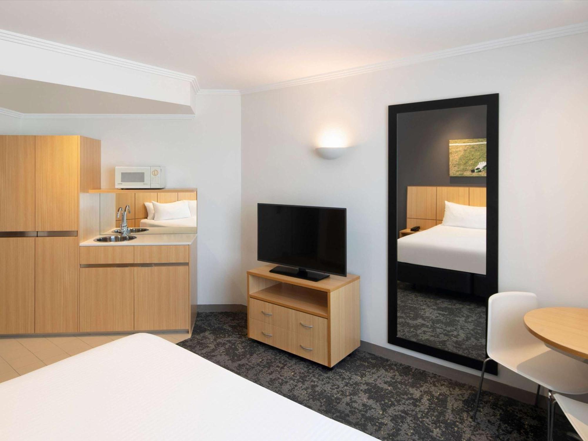 Mercure Sydney Bankstown Exteriör bild