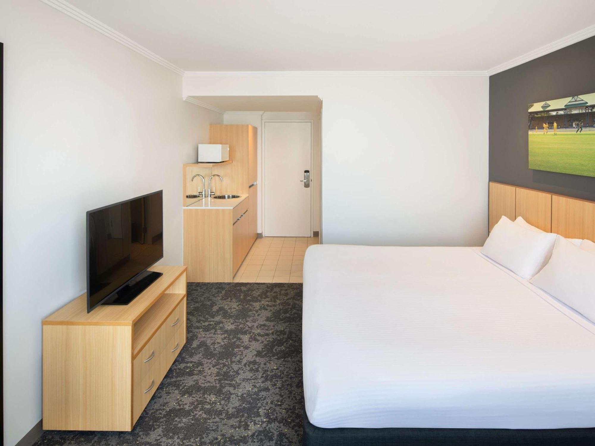 Mercure Sydney Bankstown Exteriör bild
