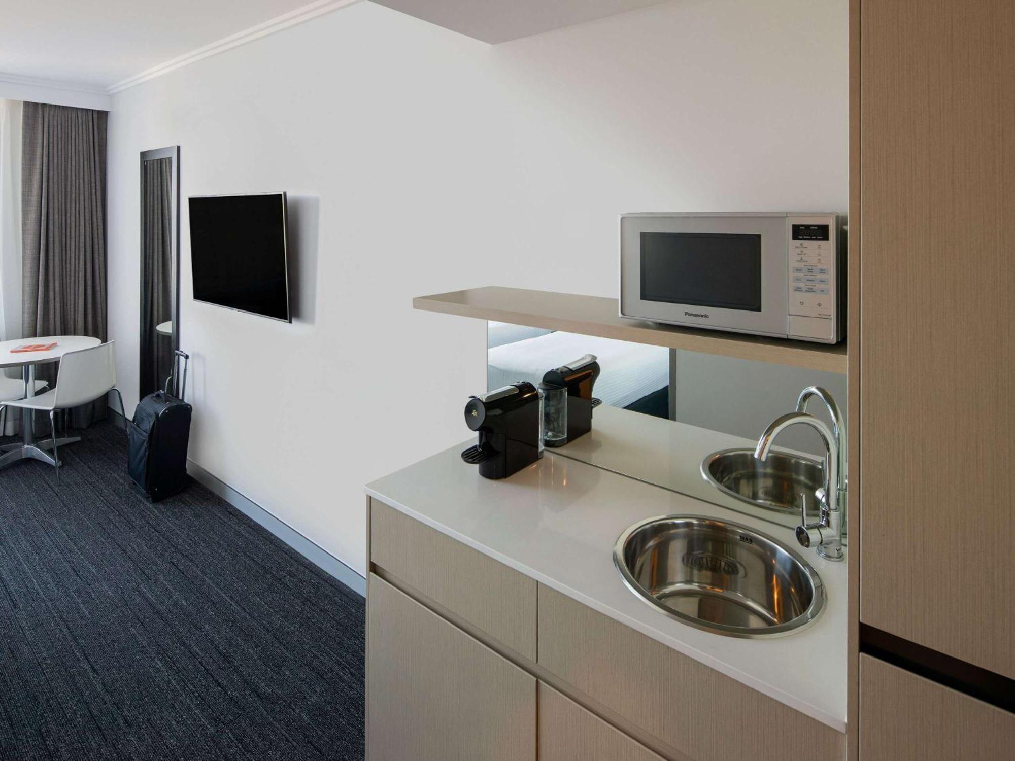 Mercure Sydney Bankstown Exteriör bild