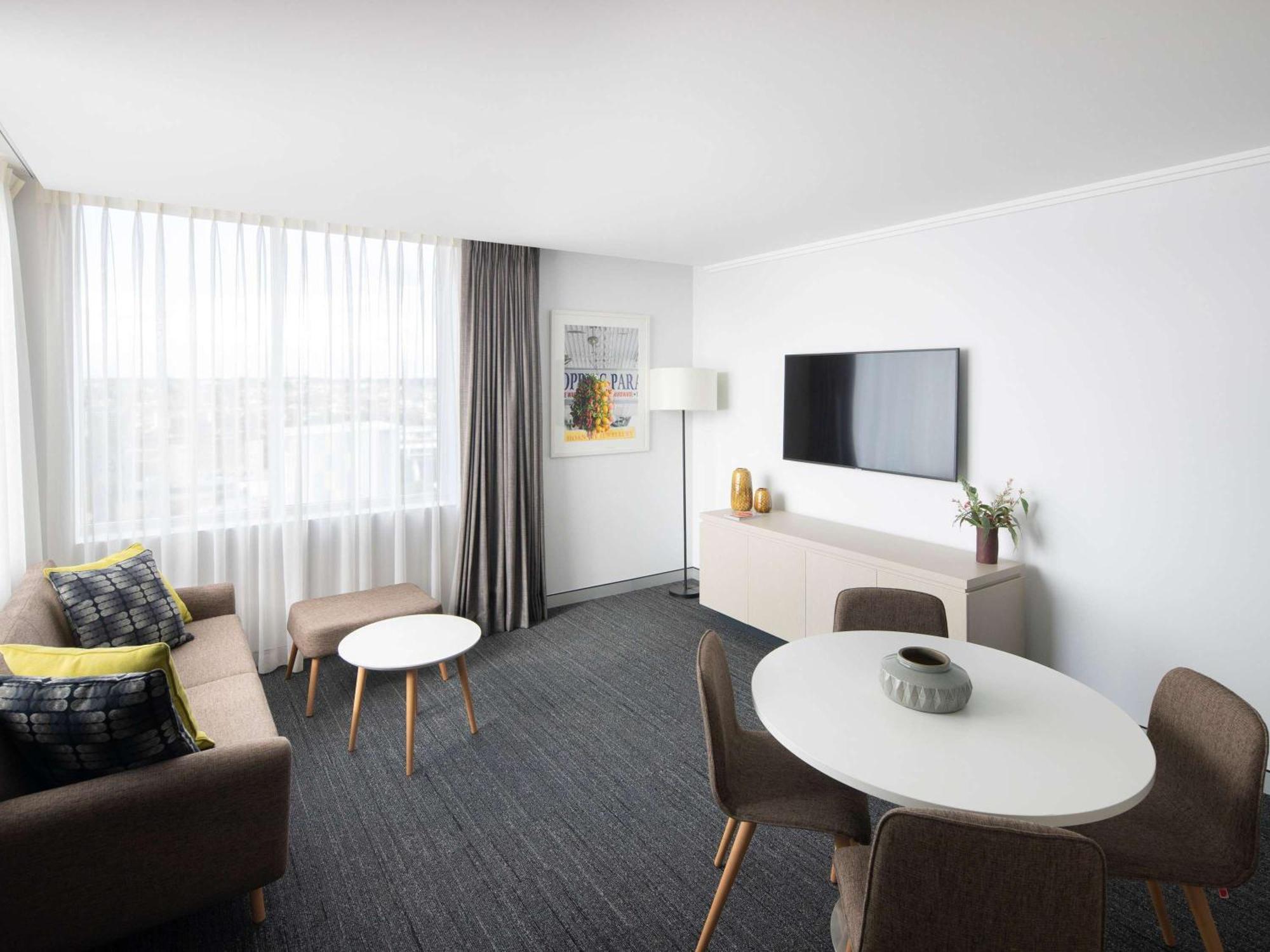 Mercure Sydney Bankstown Exteriör bild
