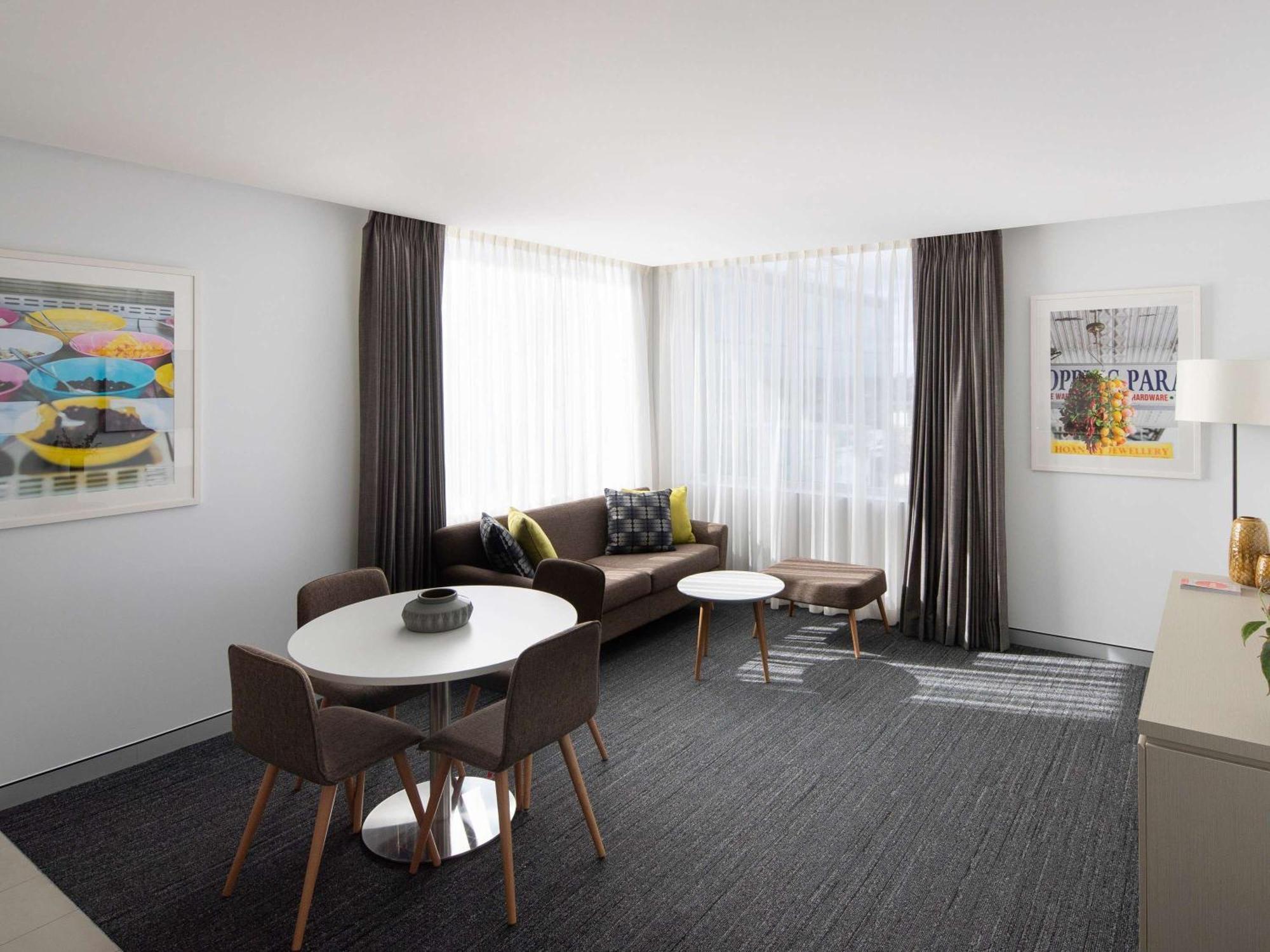 Mercure Sydney Bankstown Exteriör bild